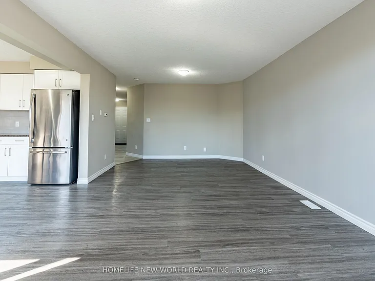 452 Avens St — Photo 6