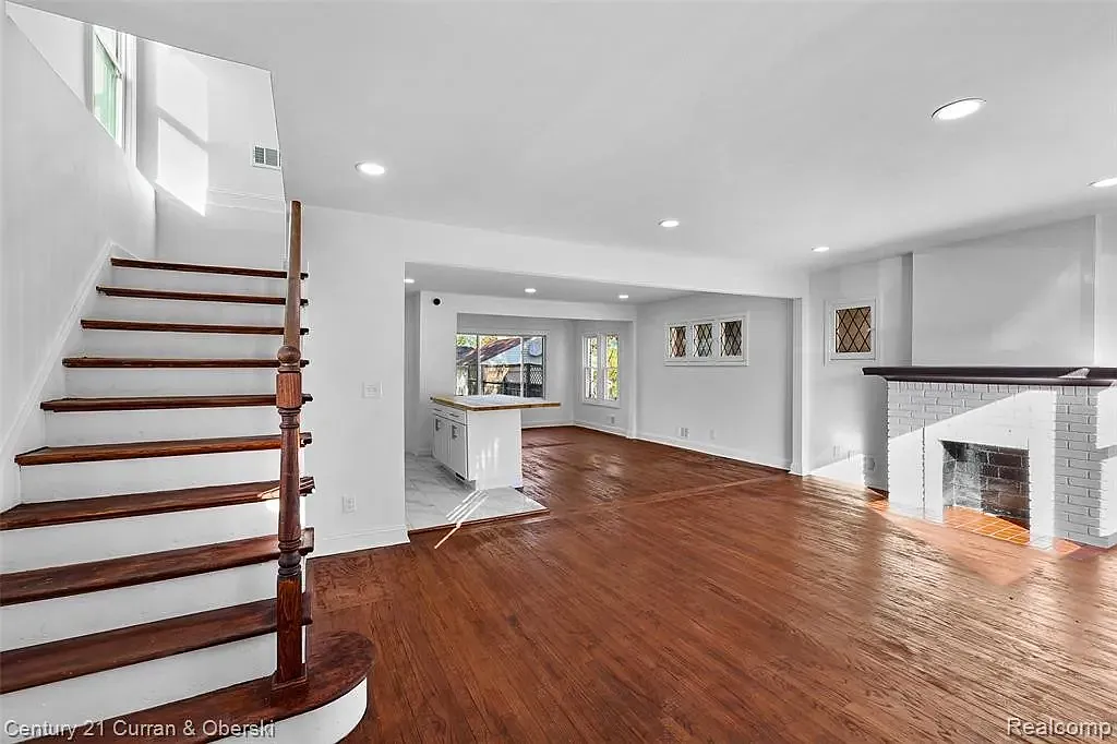 16177 Birwood St — Photo 2
