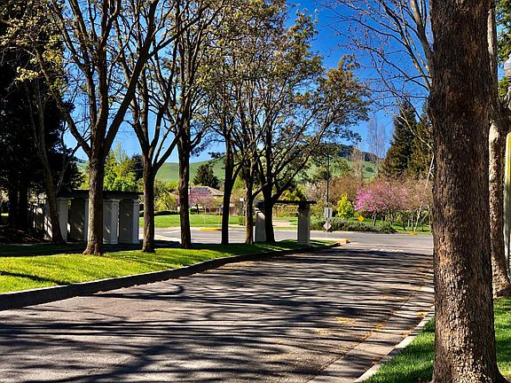 Entrance into Lakes community