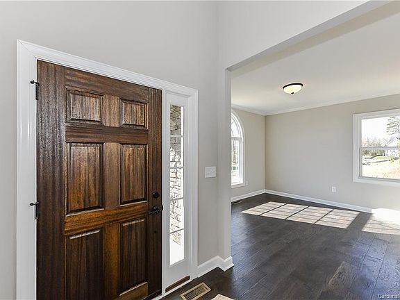 5th image of 339 Sweet Woodruff Dr Unit Mas0059