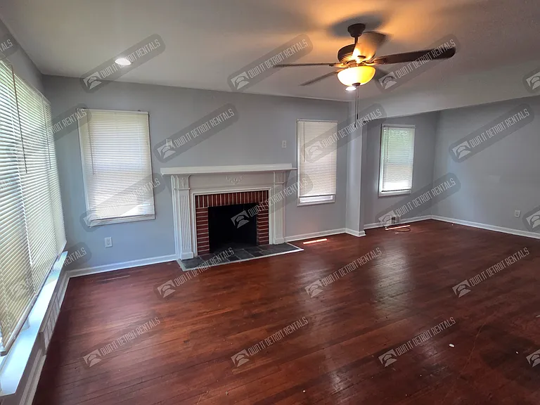 3 bed, 1.0 bath, 1277 sqft, $1,020 — Photo 5