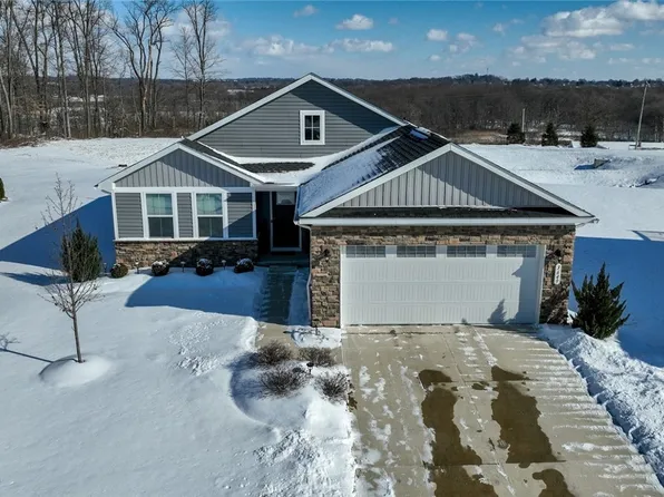 3649 Stradley Cir, Barberton, OH 44203