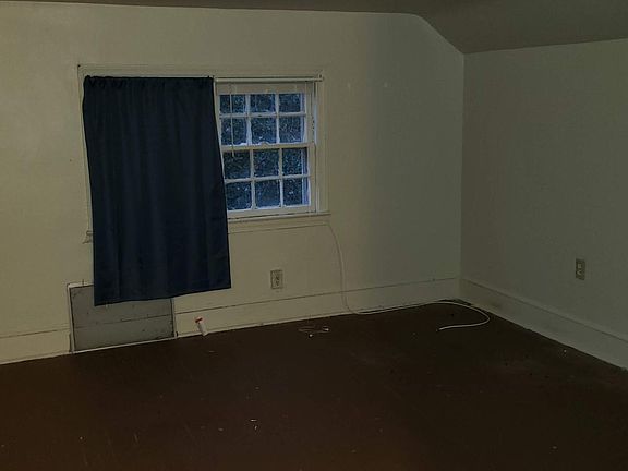 3rd image of 8393 Nylon Ave