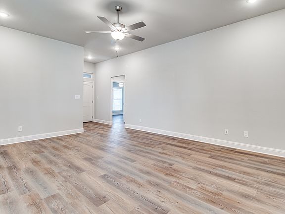 2nd image of 2811 Orchid Dr