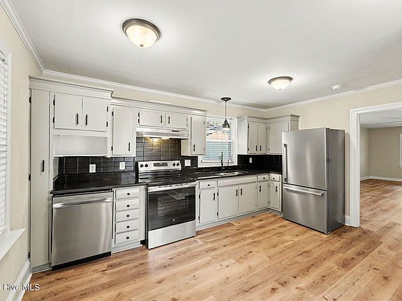 4th image of 733 Cedarbrook Drive