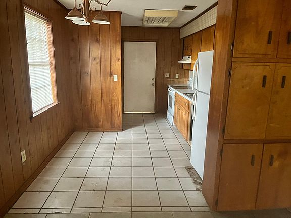 5th image of 921 Bremen Ave