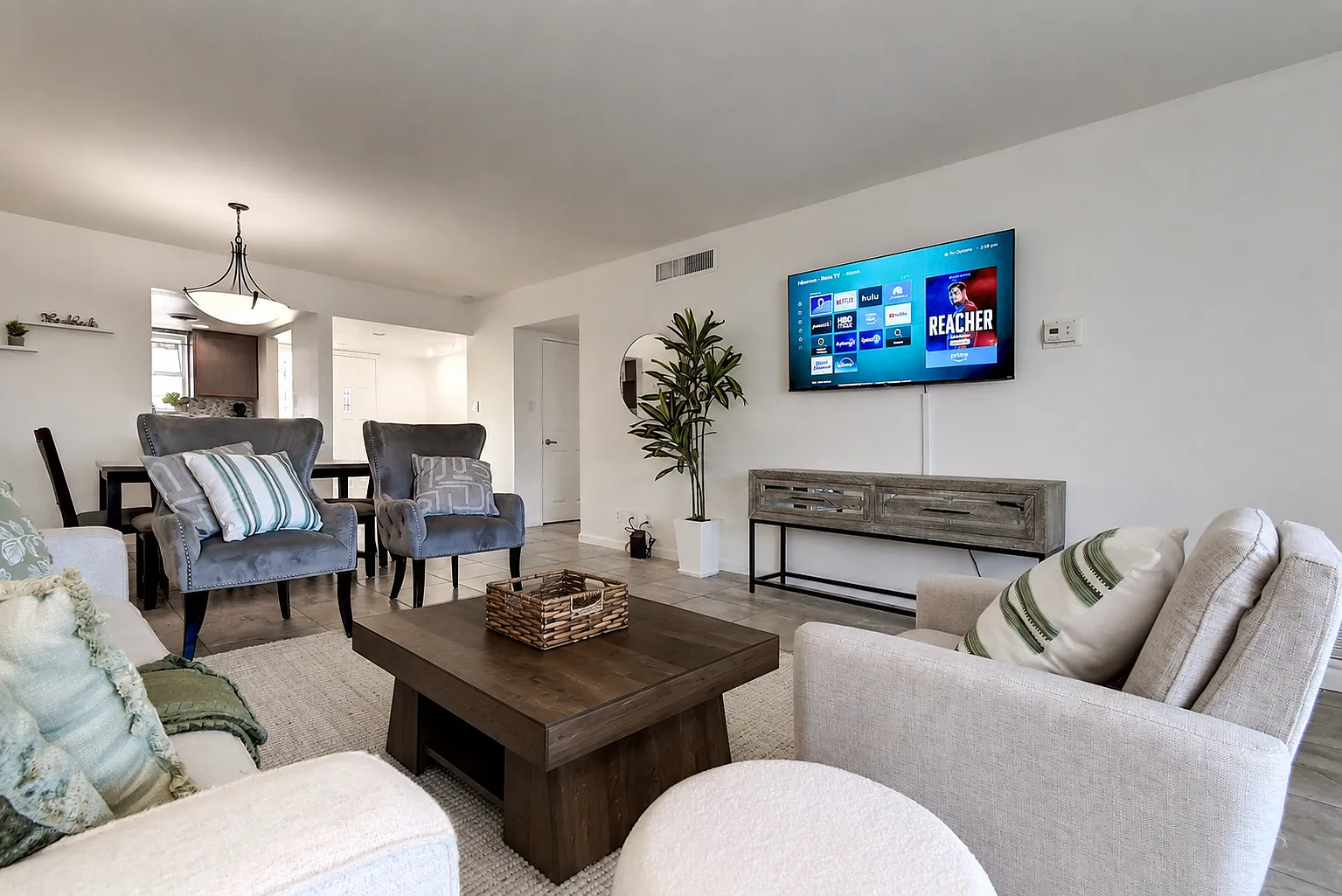2 bed, 1120 sqft, $3,200 — Photo 1