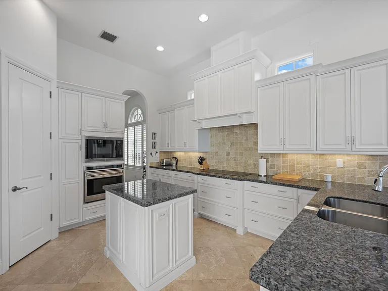 12200 Sunnydale Dr — Photo 16