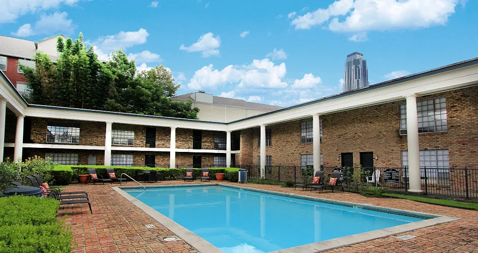 Galleria Court Apartments — Photo 1