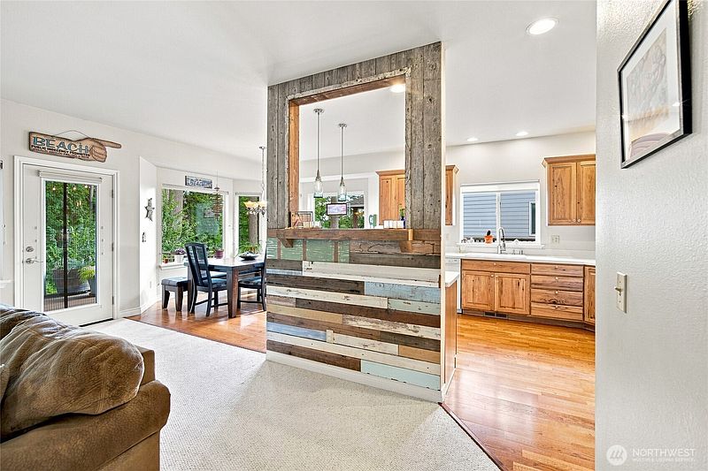 3rd image of 4727 S Golf Course Drive