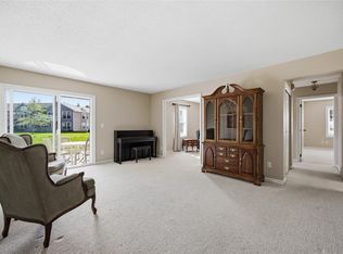 3813 Summerfield Ln NE APT A, Cedar Rapids, IA 52402