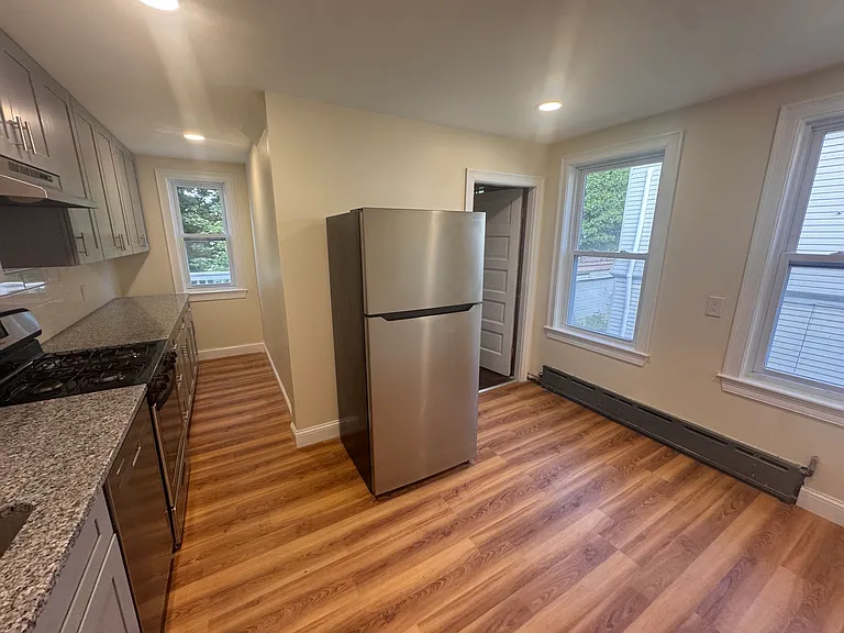 43 Conwell Ave #2 — Photo 6
