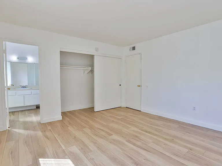 327 W Kelly Ave #B — Photo 21