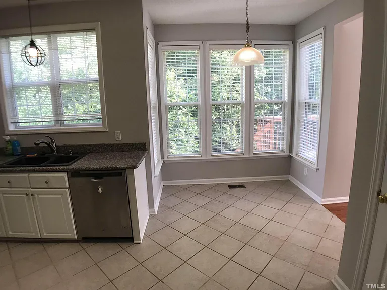 114 Hidden Rock Ct — Photo 9