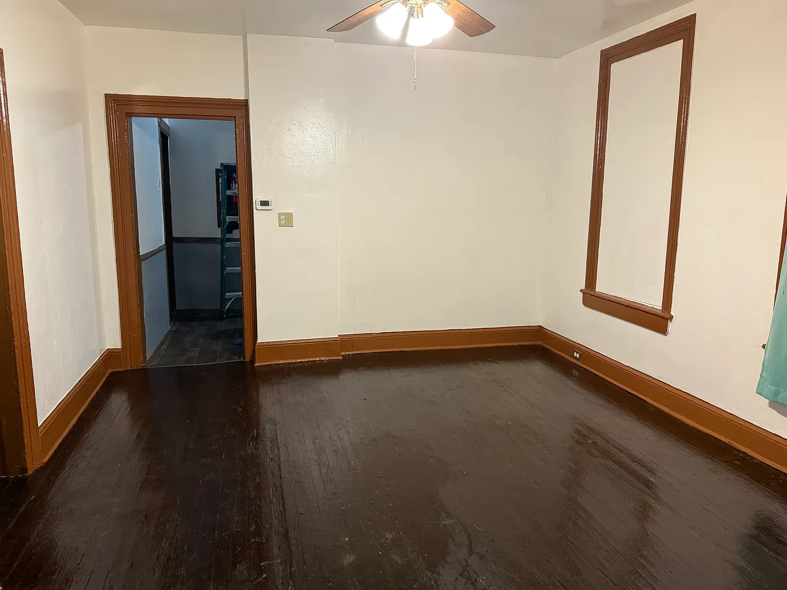 3 bed, 1000 sqft, $1,200 — Photo 4