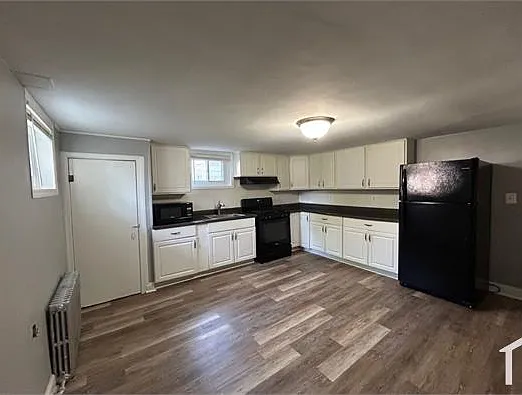 4 bed, $2,800 — Photo 2