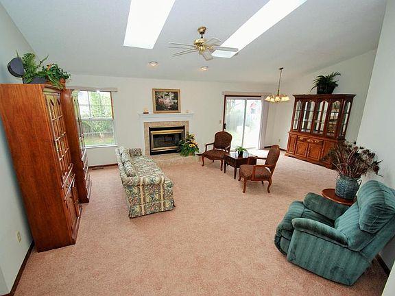 4th image of 1161 Crestview St
