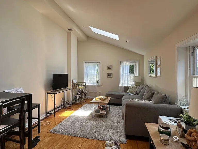 309 S 12th St #3F — Photo 3