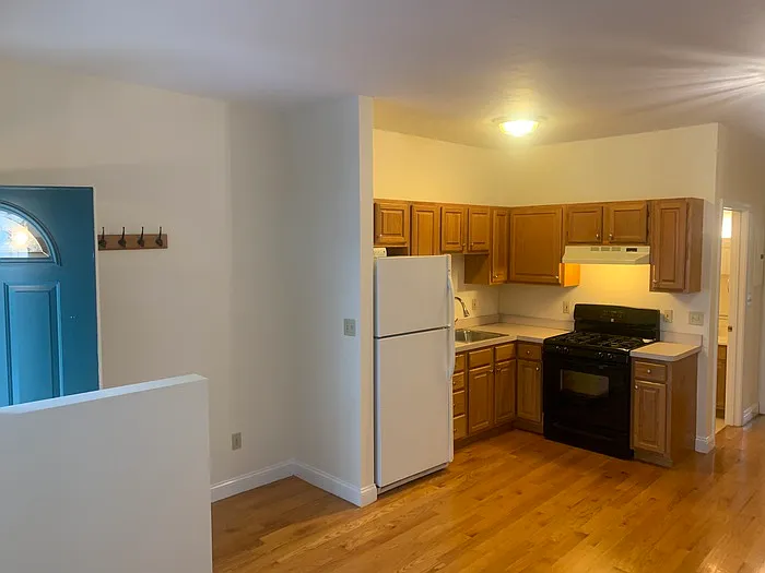 1 bed, 1.0 bath, $2,500 — Photo 3