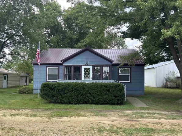 205 S 3rd St, Avoca, WI 53506