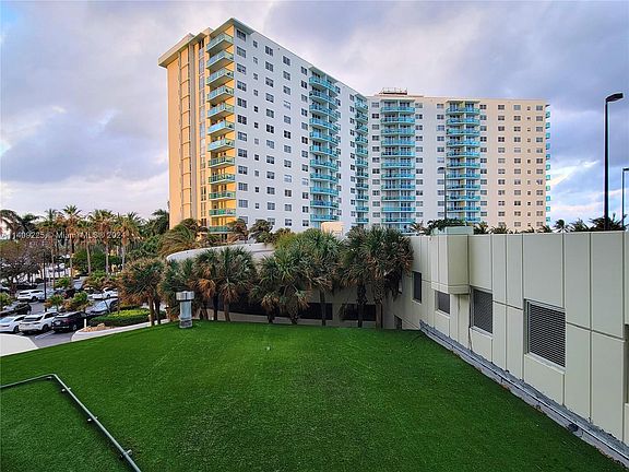 3rd image of 3901 S Ocean Dr APT 3Z