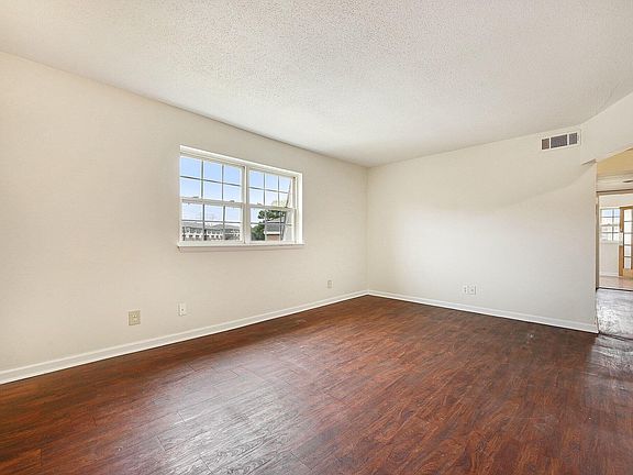 5th image of 501 Jones Ferry Rd APT N9