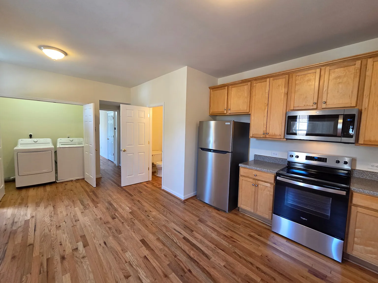 3 bed, 2.5 bath, 1450 sqft, $2,350 — Photo 4