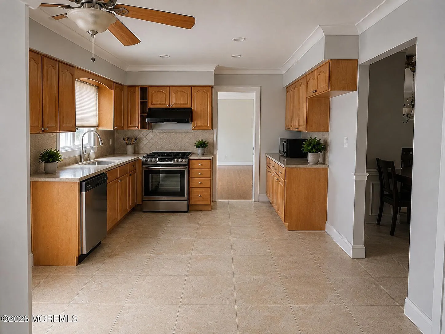 5 bed, 3.5 bath, $5,900 — Photo 4