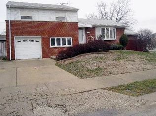 901 Helen Dr, Melrose Park, IL 60160