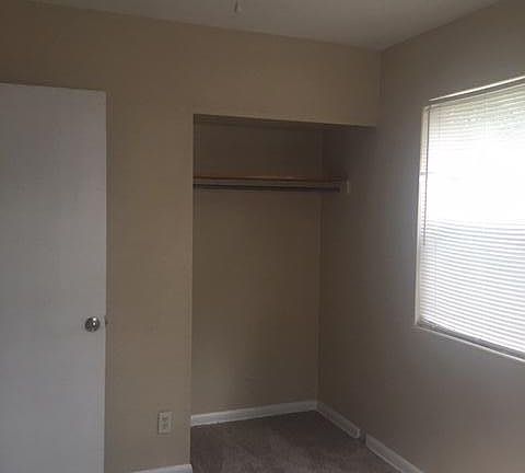 3rd image of 1530 Winthrop St