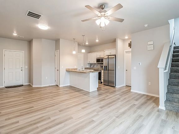 4th image of 207 NW Greenwood Pl