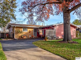 8712 Grand Ave, Omaha, NE 68134