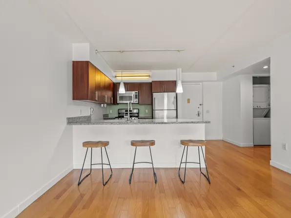 555 West 23rd Street S6D image 2 of 21