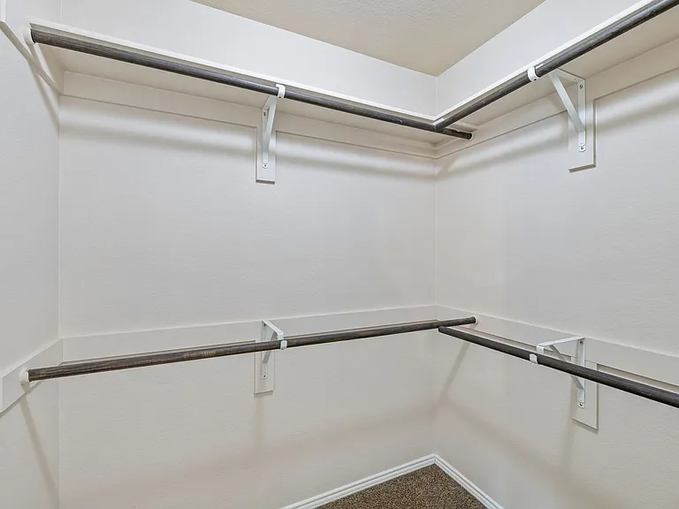 341 Orbit Dr — Photo 10