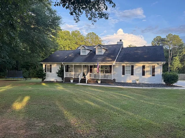 4 bed, 2405 sqft, $2,500 — Photo 1