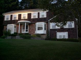 10 Lyons Rd, Armonk, NY 10504
