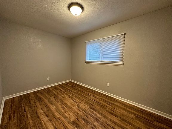 3rd image of 525 N Arlington St #B5