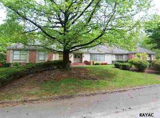 184 Scarboro Dr, York, PA 17403