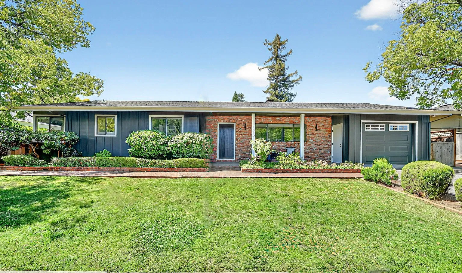 1819 Spring Mountain Court — Photo 1