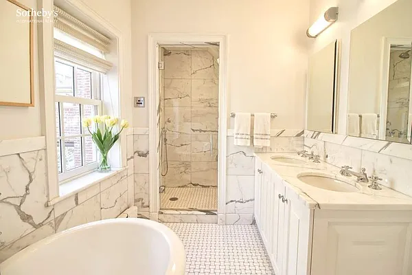 Rented by Sotheby's International Realty | media 43