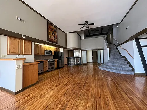 313 Park Central E #302 Photo 1