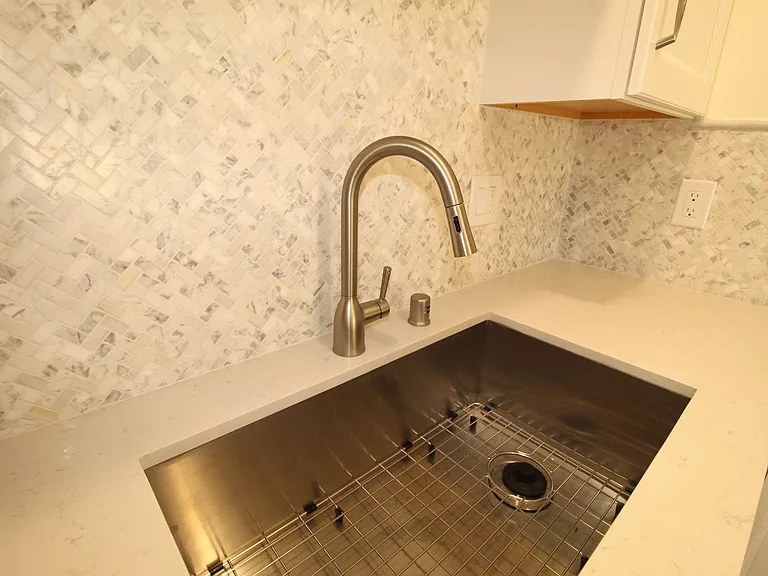 577 Thoreau Ln — Photo 11