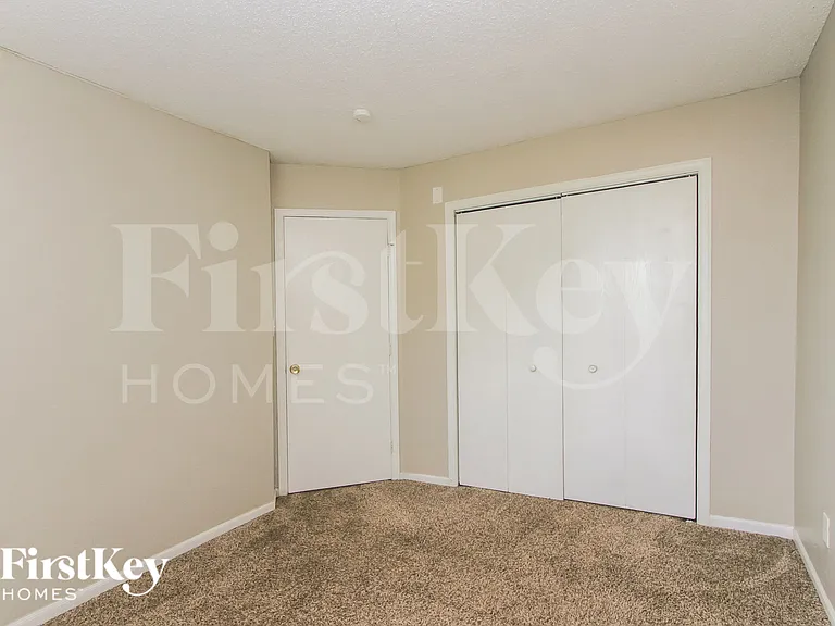 6230 Long River Ln — Photo 15