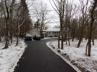 160 Algonquin Trl, Albrightsville, PA 18210