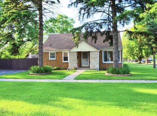 930 E Algonquin Rd, Des Plaines, IL 60016