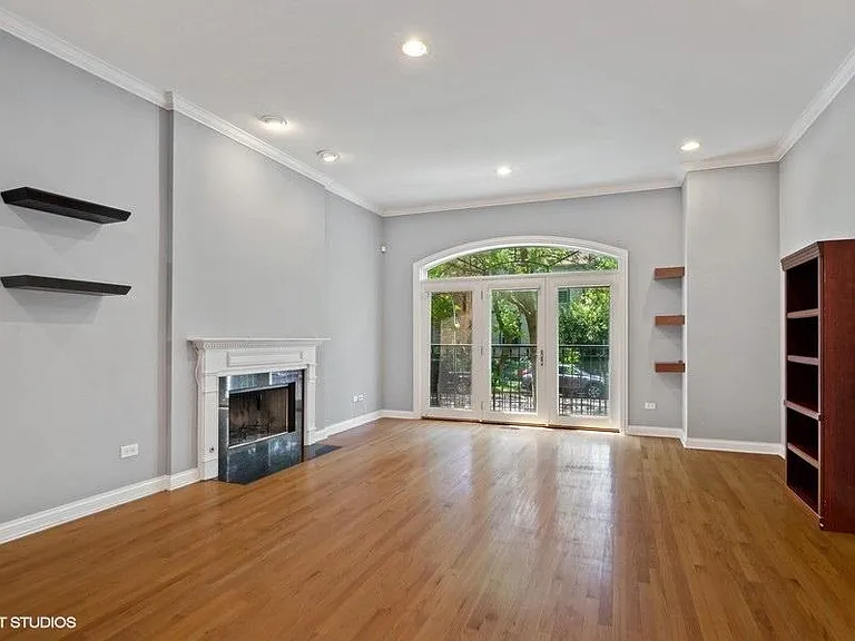 3633 N Wilton Ave #1 — Photo 2