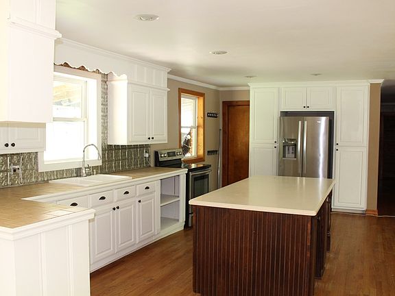 5th image of 215 Posey Pruett Ln