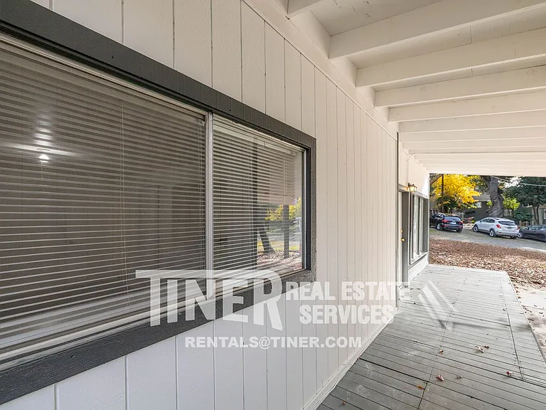 4910 Gastman Way #B — Photo 5