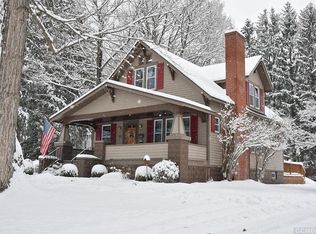 83 Kinderhook St, Chatham, NY 12037