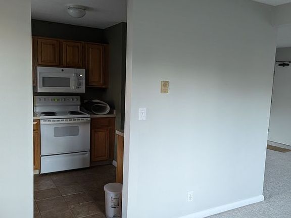 3rd image of 3 Burr St APT C
